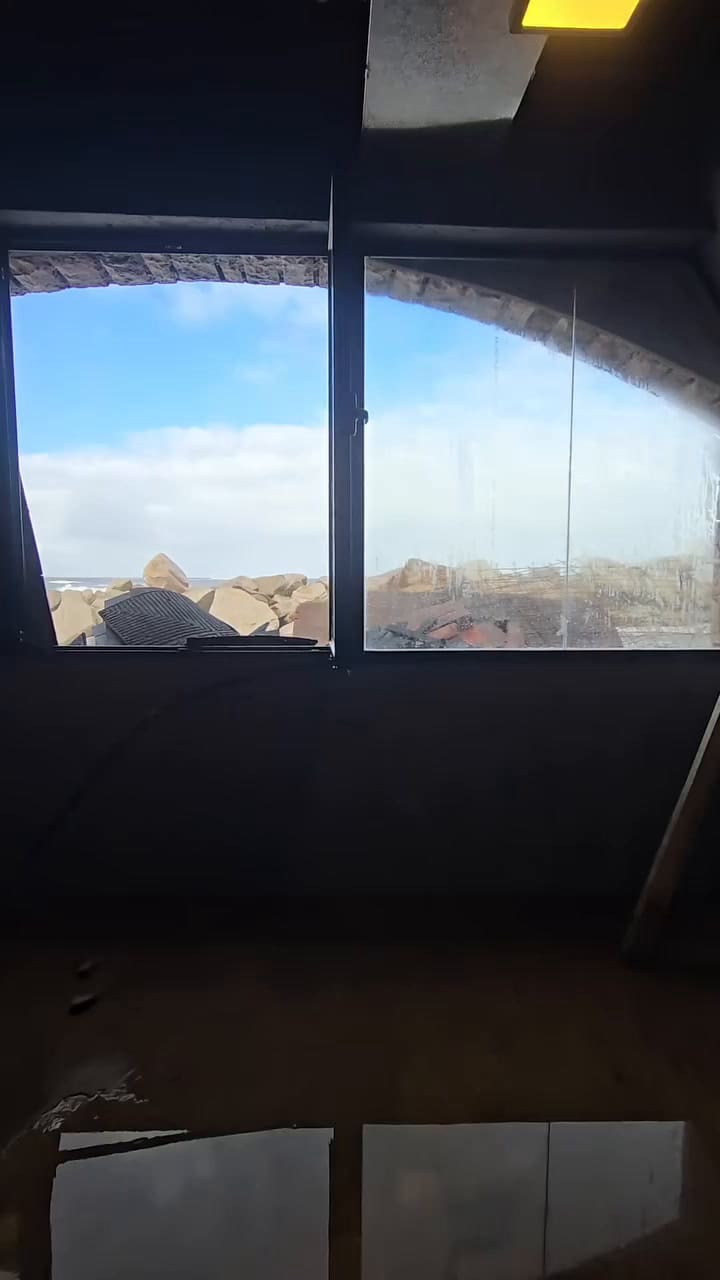 El ingreso del mar en un sector en obra del Torreón del Monje
