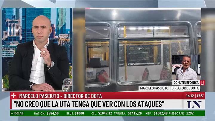 Agredieron colectivos durante el paro