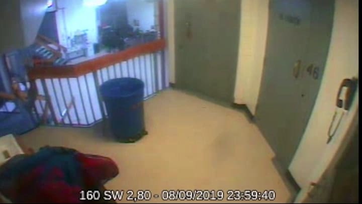 Minuto faltante de la cámara de la cárcel donde estuvo Jeffrey Esptein