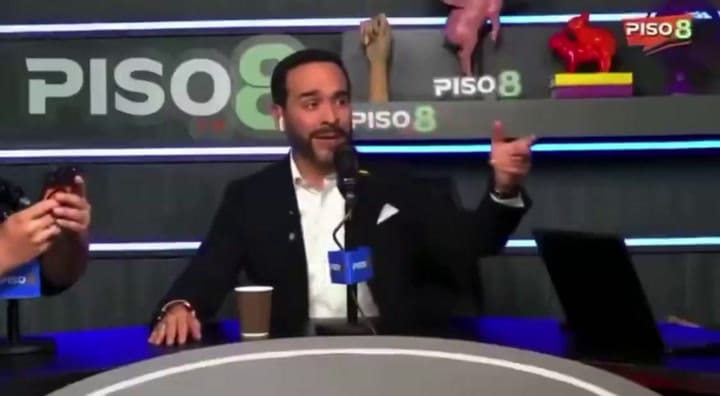 Candidato colombiano incomoda a periodista