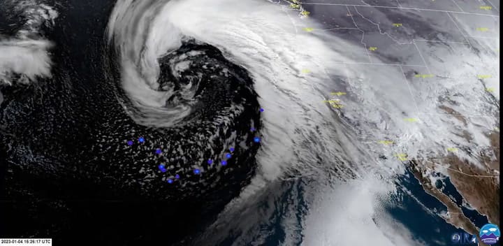 Los relámpagos aparecen en color azul