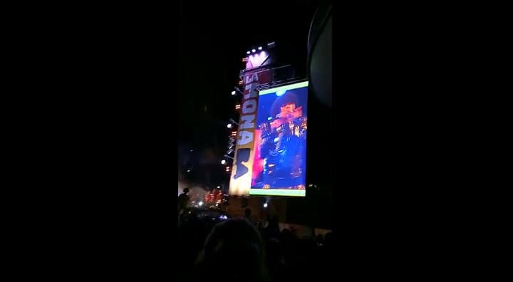 La Mona Jiménez en el centro porteño