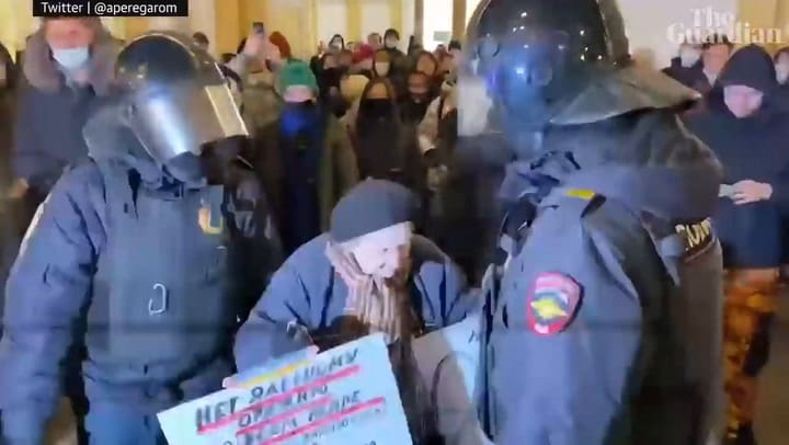 Yelena Osipova, la sobreviviente del genocidio nazi es arrestada por protestar contra la guerra