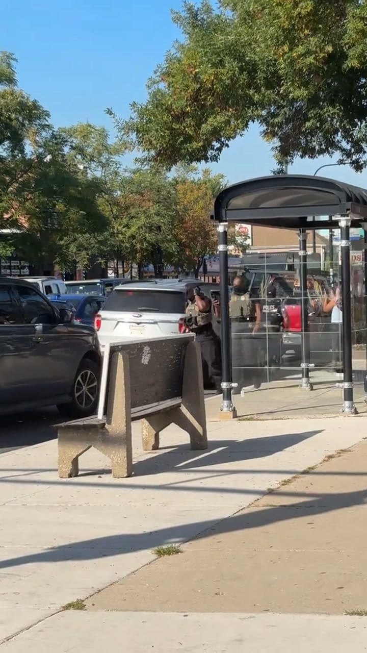 Los agentes de ICE llegan enmascarados y sin placas en sus vehículos