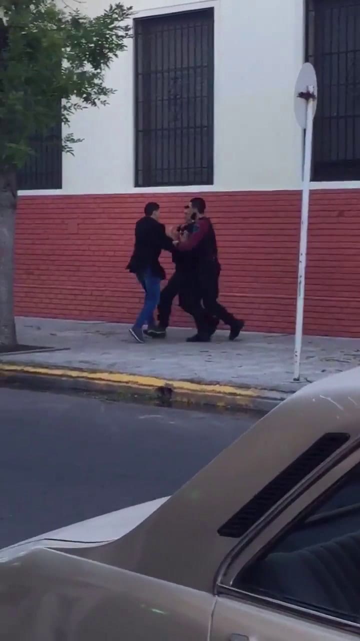 La confusa detención del influencer Alejo Devil que circuló en las redes - Fuente: Twitter