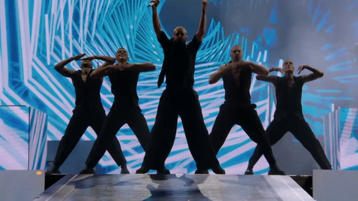 Ricky Martin canta "María"