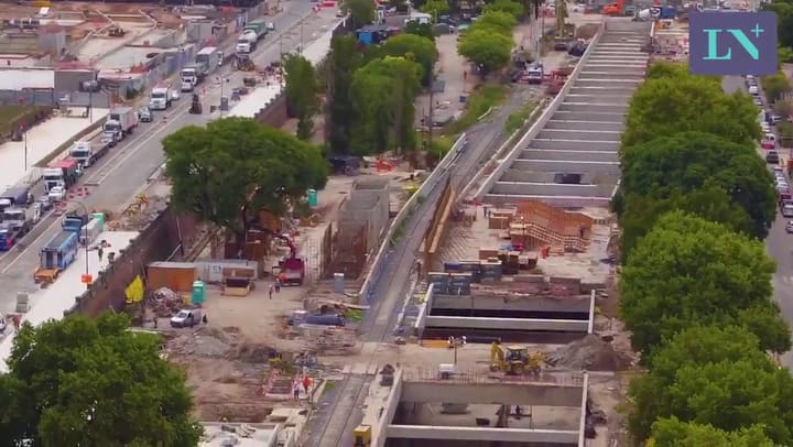 Las nuevas plazoletas del Paseo del Bajo, desde el drone de LN - Crédito Jorge Vidal