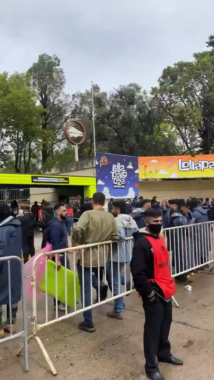 Tres jóvenes mostraron cómo se colaron en el Lollapalooza