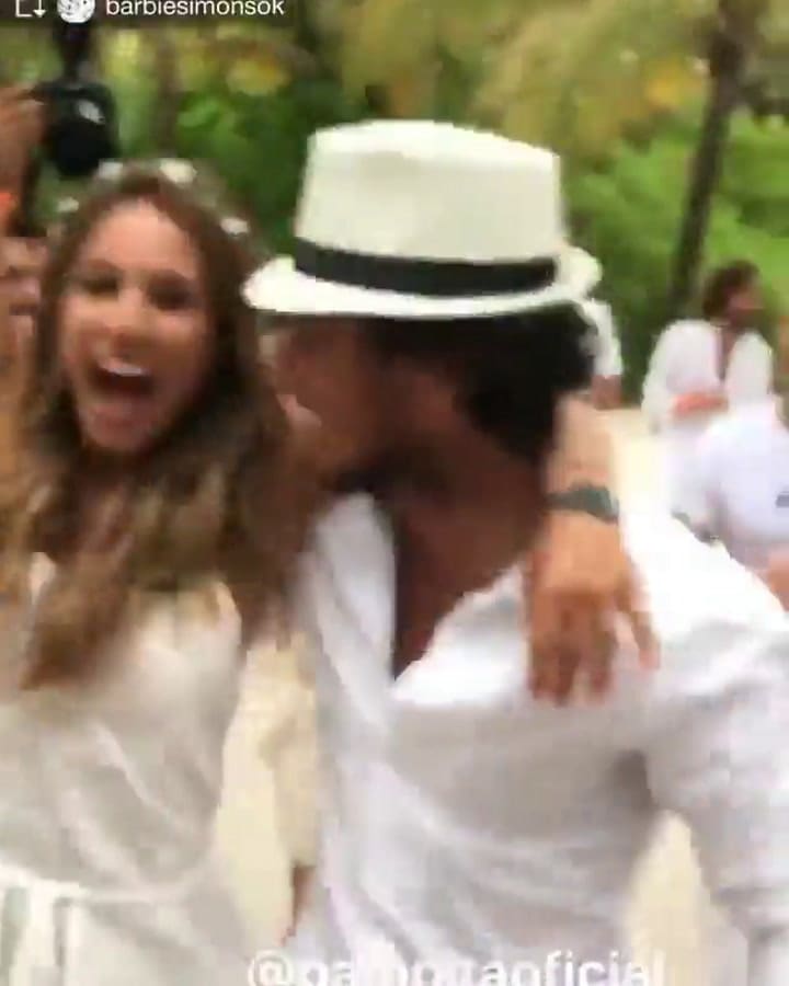 El gran abrazo en el festejo de Pampita