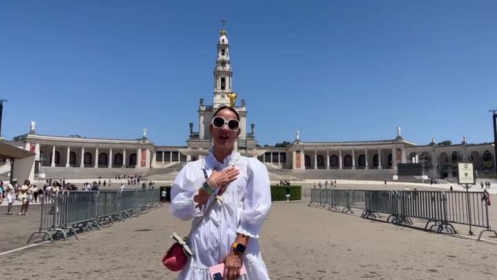 Adamari López asistió al Santuario de Fátima a pedir por una situación familiar