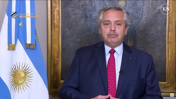 Ante Joe Biden, Fernández acusó a la comunidad internacional del “golpe de Estado” en Bolivia