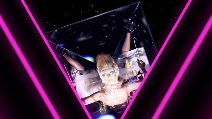 Lady Gaga y Zombie Boy en 'Born This Way' - Fuente: YouTube