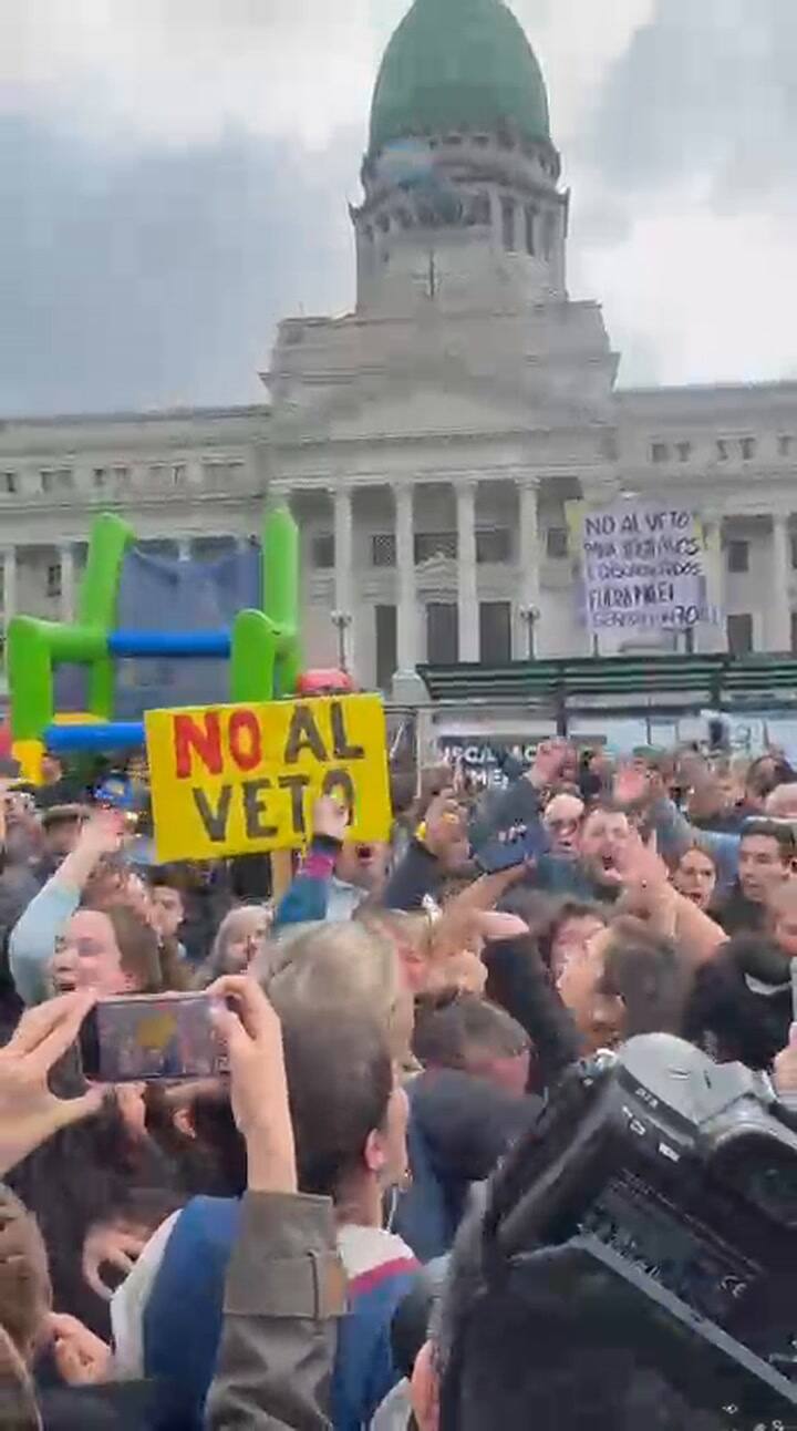 Festejos fuera del Congreso