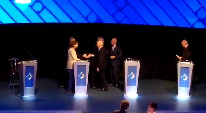 Macri y Fernandez no se saludaron - Fuente: Twitter