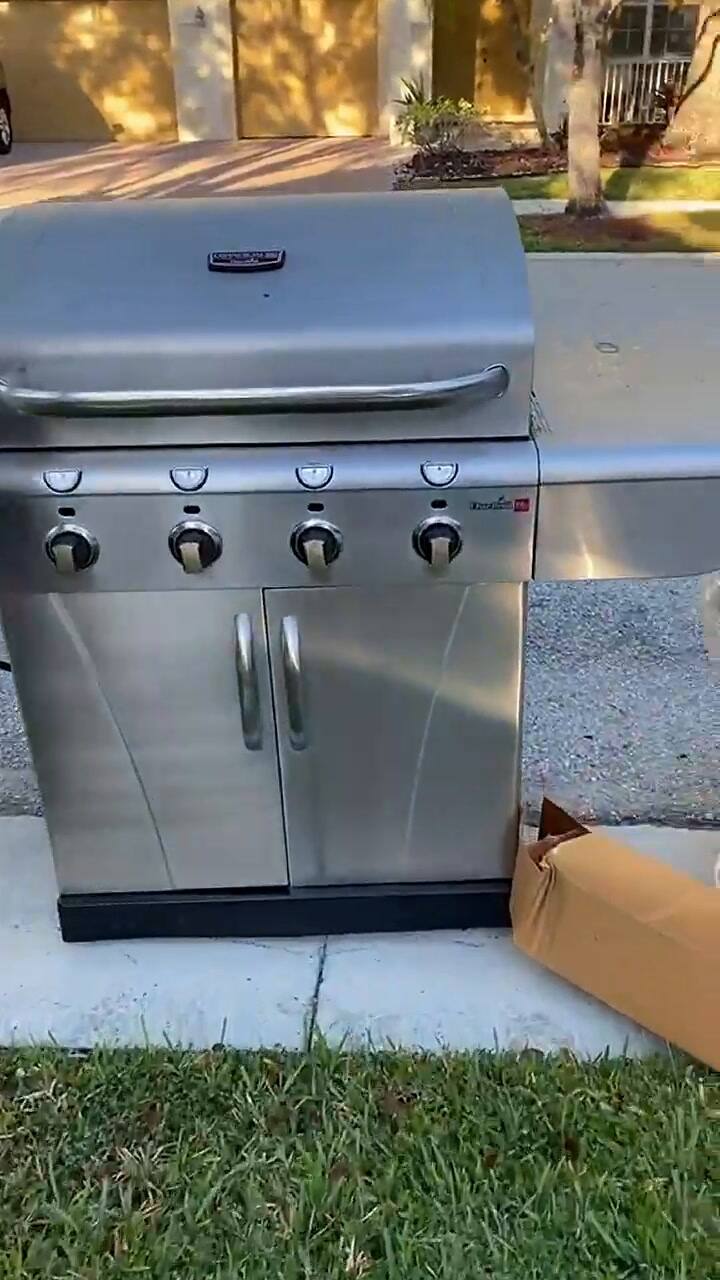 El argentino mostró qué pasa con los artículos que nadie quiere