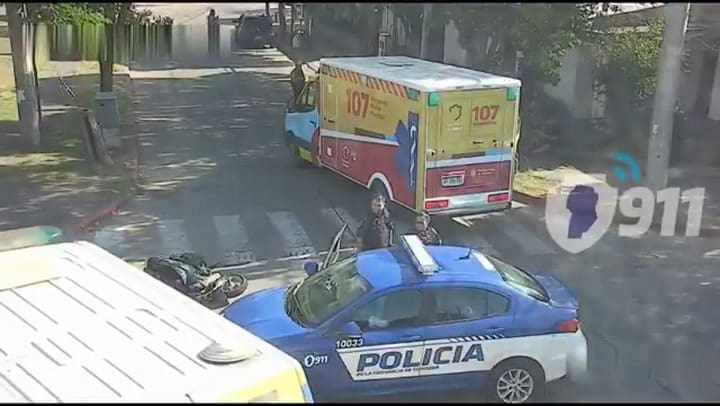 El choque entre un auto y una moto en Córdoba
