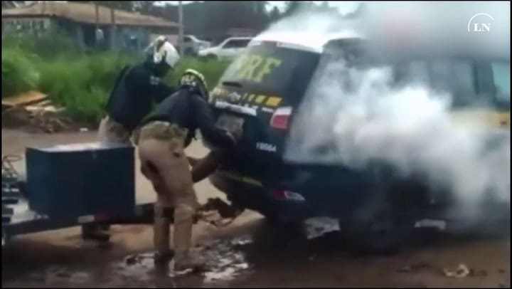 video viral de la muerte de un hombre asfixiado en el baúl de un auto de policía