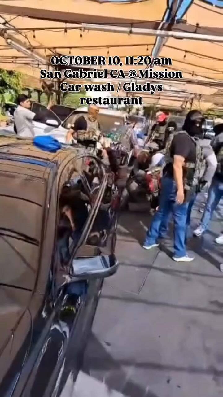 Trabajadores de un autolavado de California detenidos tras una redada de agentes federales