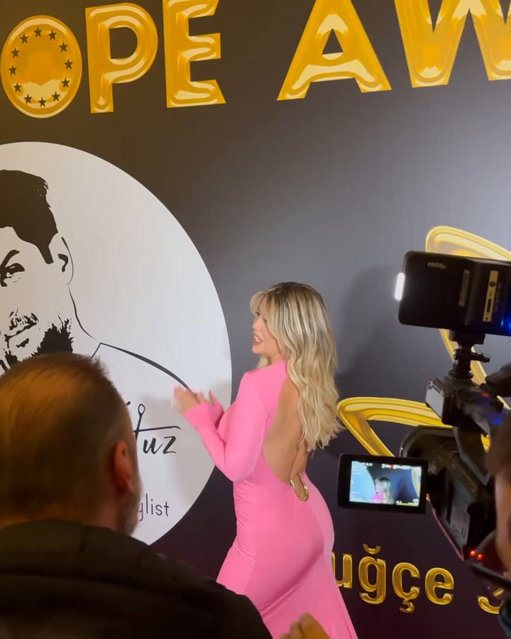 Wanda Nara posó en la alfombra roja