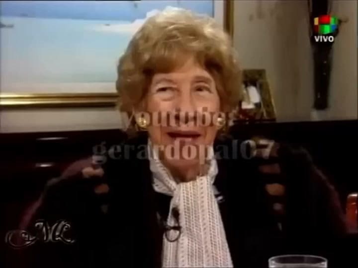 Yiya Murano le hizo probar masitas a Mirtha Legrand