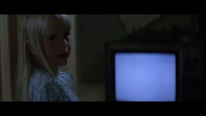 Poltergeist: la recordada escena de "They’re here!"