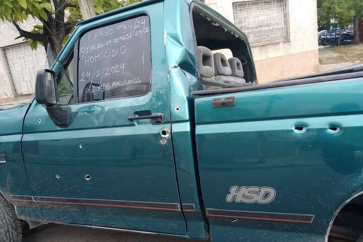 Acribillan una camioneta y asesinaron a un mecánico de 19 años en Lanús