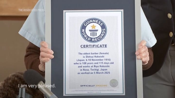 Shitsui Hakoishi se convirtió en la barbera más longeva del mundo