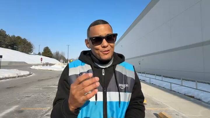 El dominicano contó los problemas que enfrenta como repartidor de Amazon Flex