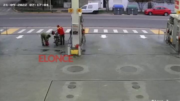 Una moto se incendió tras cargar nafta en una estación de servicios de Paraná