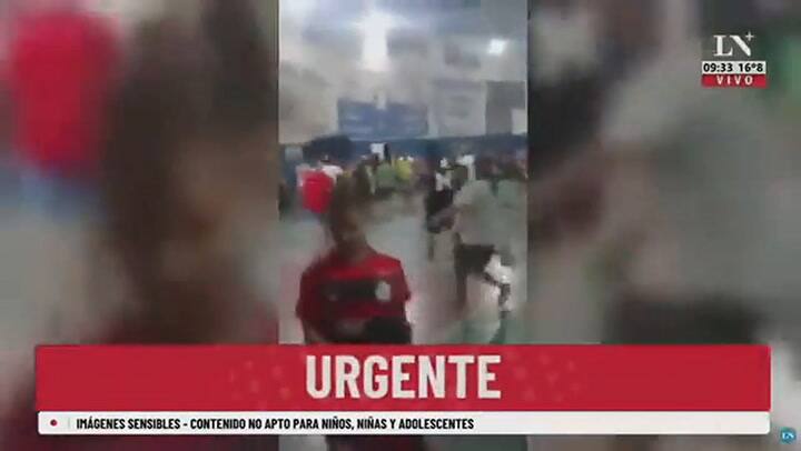 Batalla campal en un partido de fútbol, durante una final del torneo de verano infantil