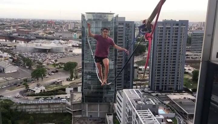 Los highliners que marcaron el récord urbano para la Argentina