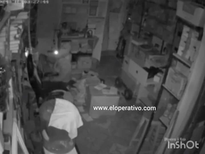 Saltaron por los techos de comercios, hicieron un boquete y se llevaron un botín de 20 millones de pesos