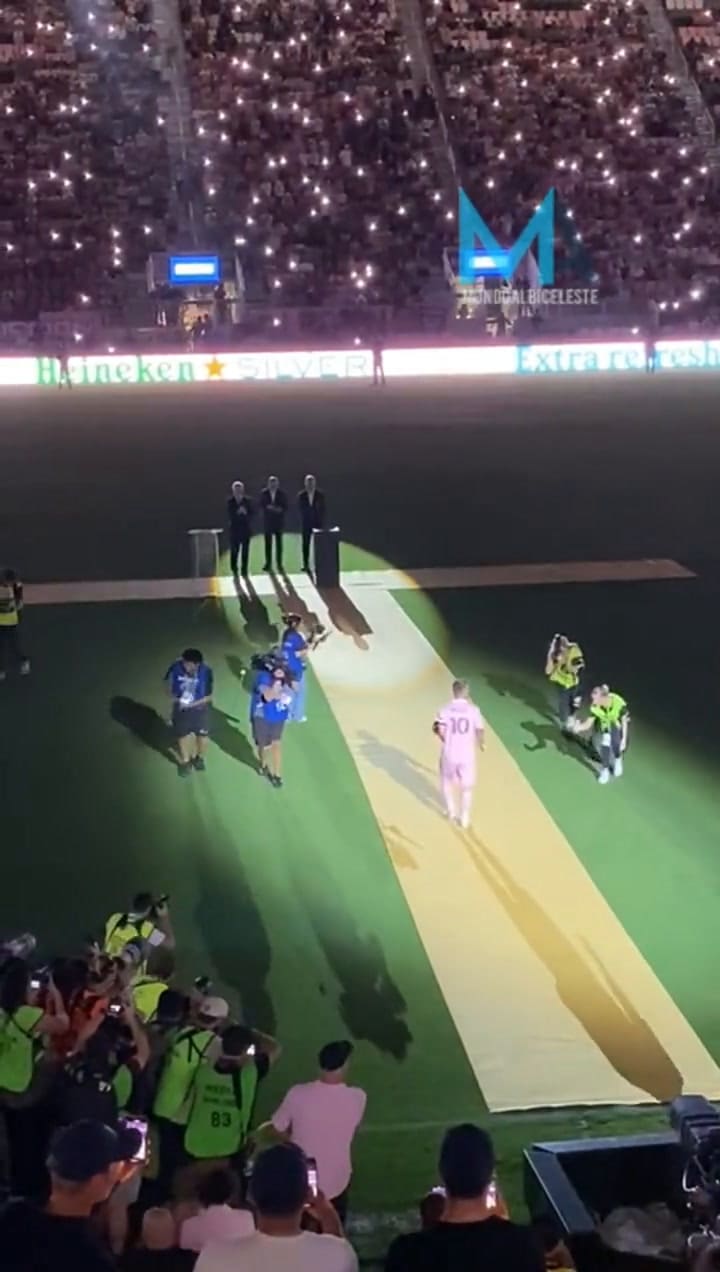 Savetwitter.net 1723142734582550528(1272p)