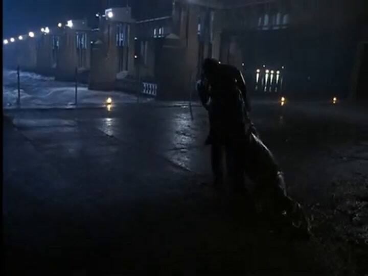 Zona de impacto, tráiler