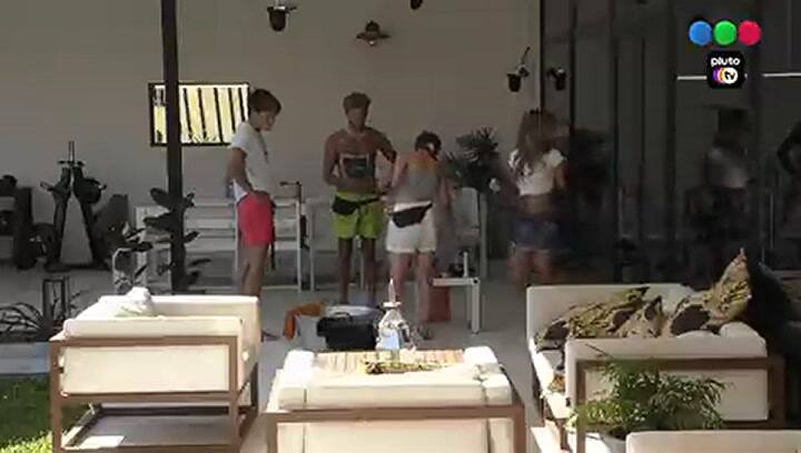 Gran Hermano: bañaron a Mora y Caramelo