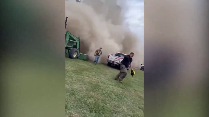 Colapsa elevador y destruye depósito de granos en Illinois