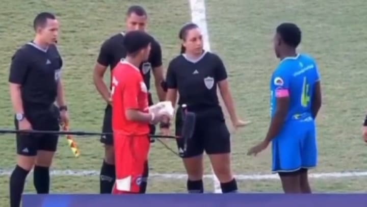El momento en que el jugador de Argentinos aclara la situación
