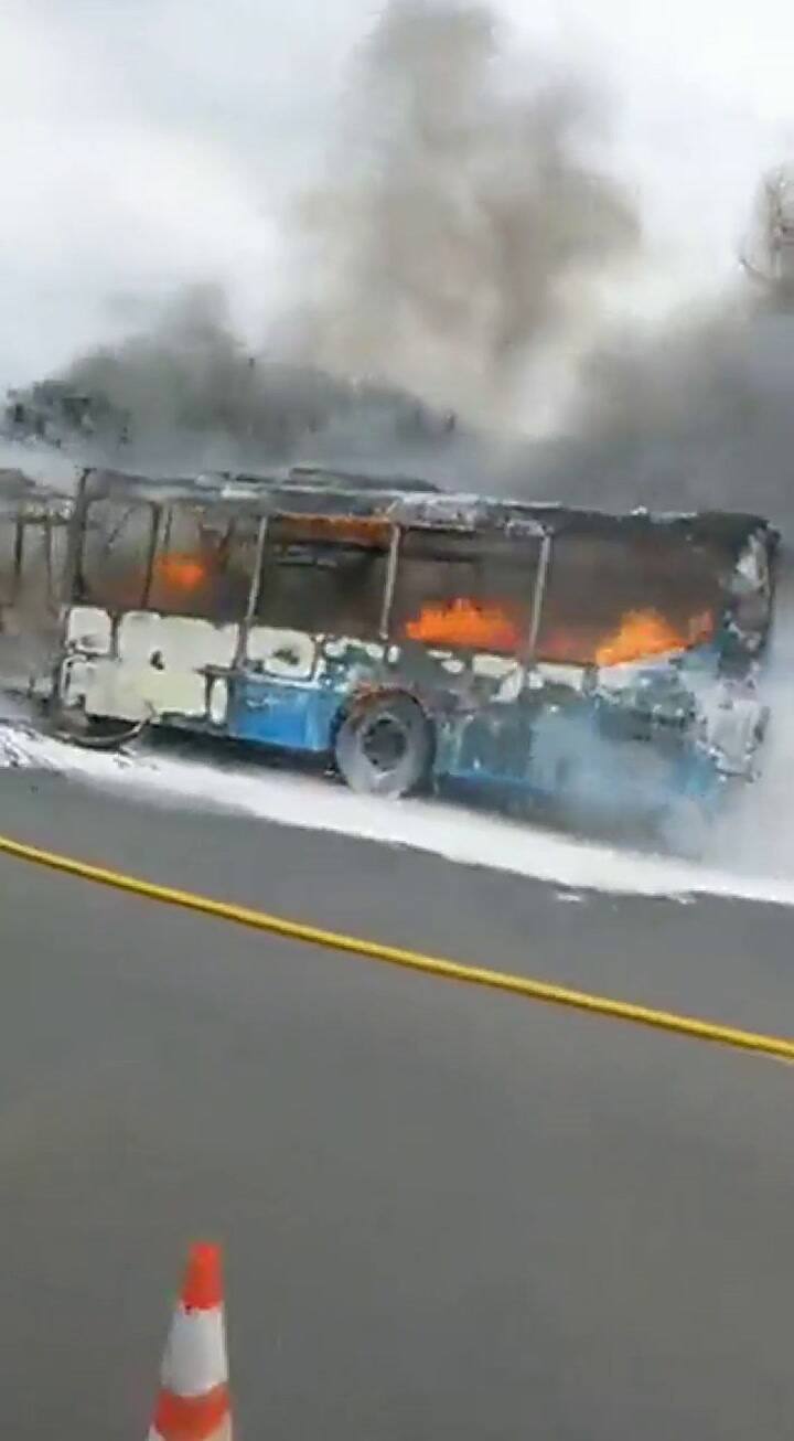Incendio de colectivo en acceso Tigre