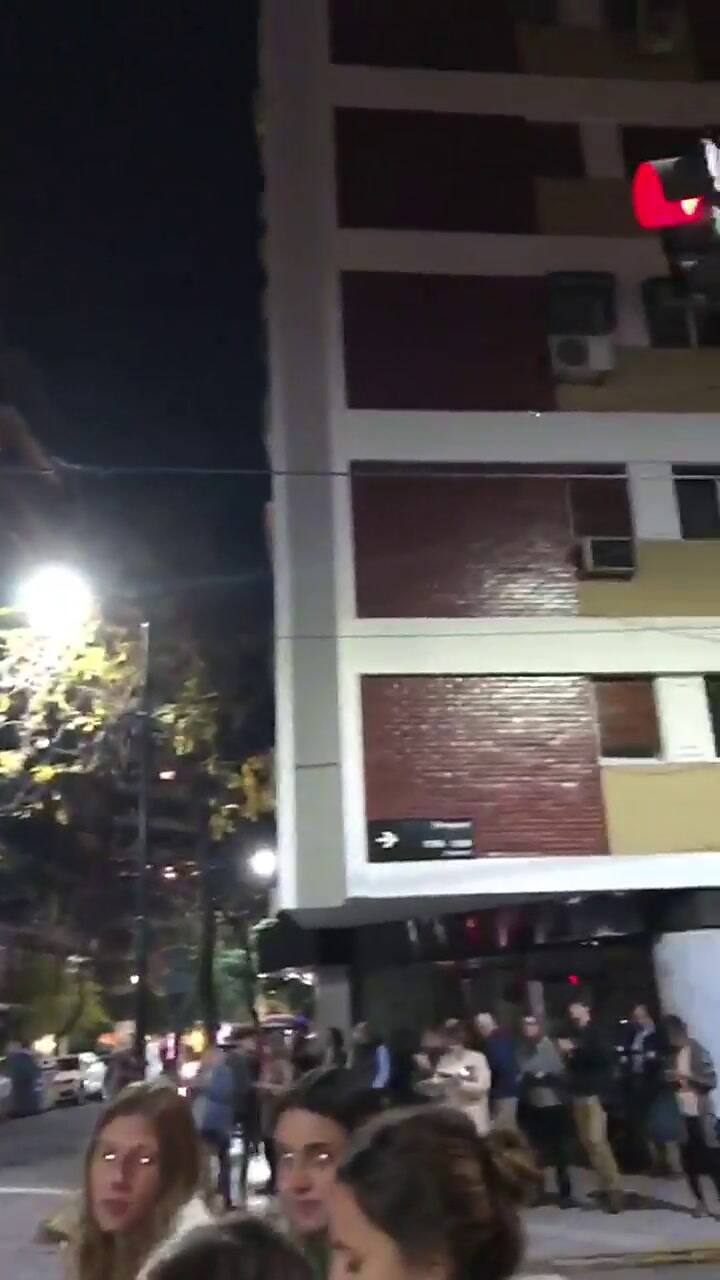 Cacerolazos en frente de la casa de CFK por la medida de la Corte Suprema