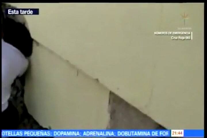 Así rescatan a los niños tras el derrumbe de la escuela