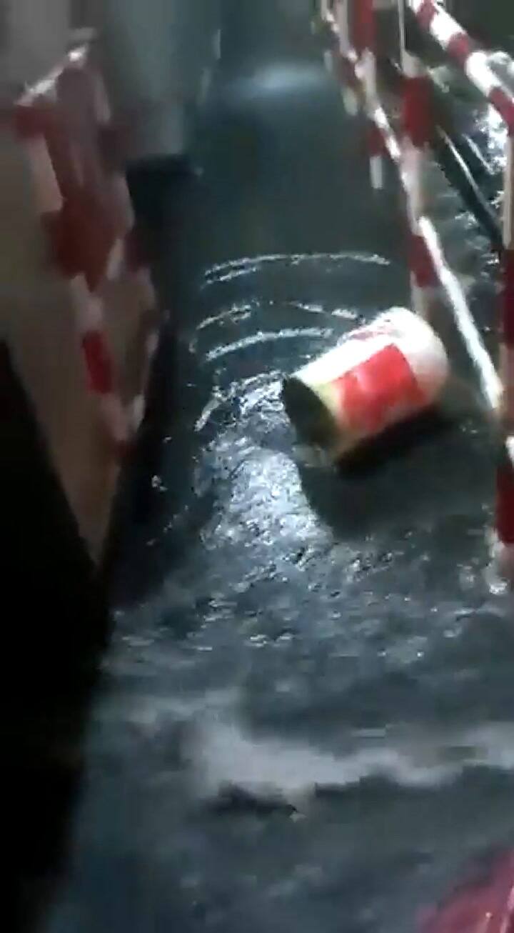 Inundación en estación Rosas del Subte B