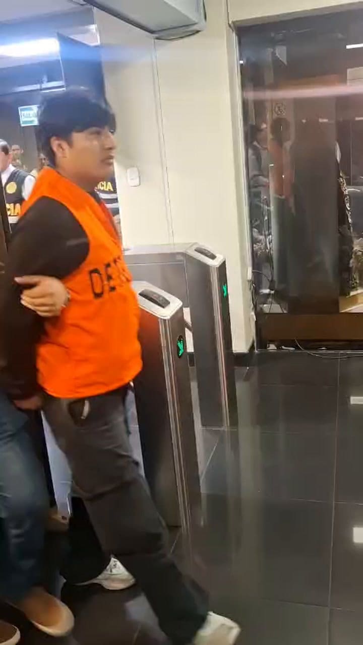 Pequeño J fue detenido en Perú