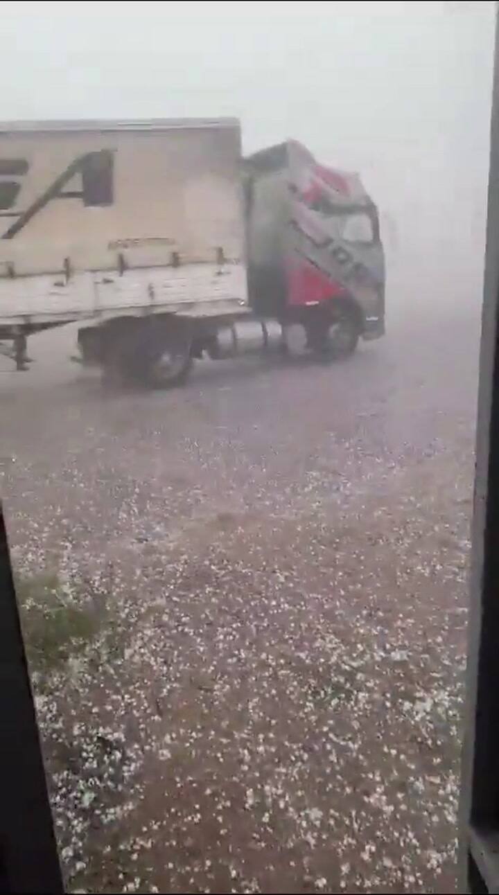 Potente caída de granizo en Santa Rosa, Mendoza