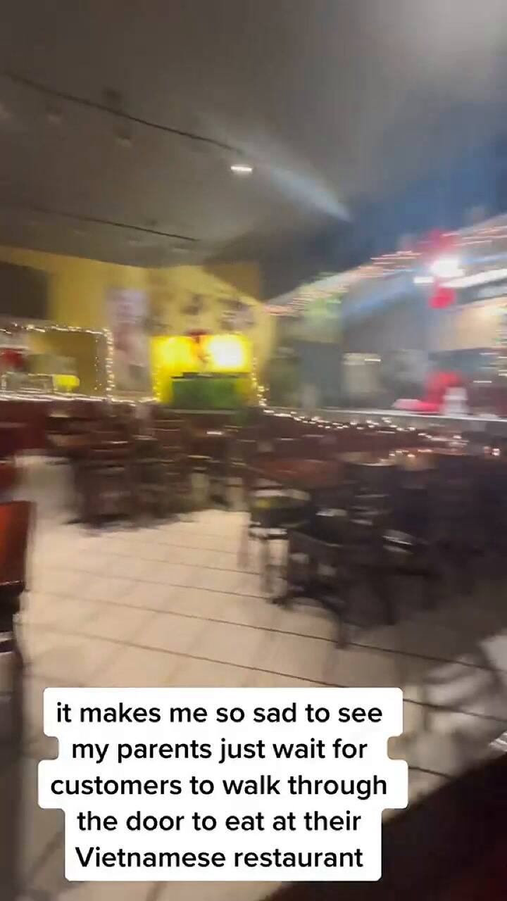Una joven mostró la preocupación de su padre mientras su restaurante estaba vacío