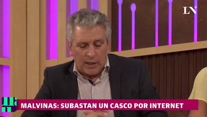 Subastan en eBay el casco que le salvó la vida a un soldado argentino en Malvinas