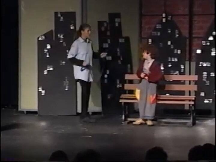 Ariana Grande 8 Years Old Debut In Annie As Annie Singing Tomorrow With Interviews