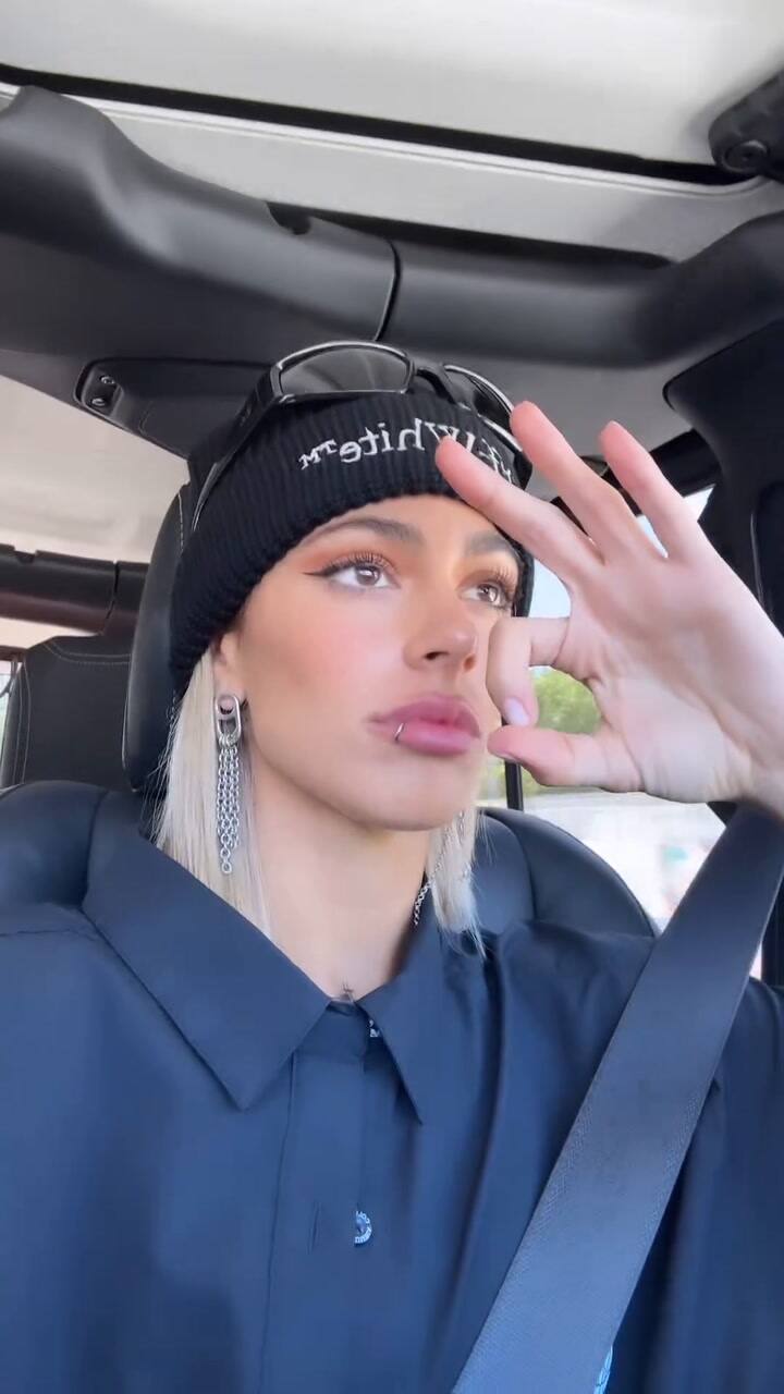 Tini Stoessel luce su look rubio y despierta una ola de rumores