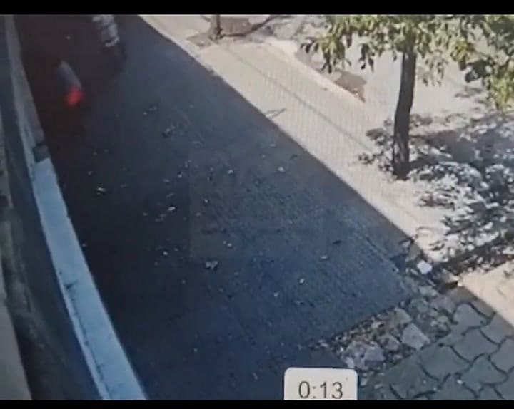 Un nene de tres años mordió al ladrón que intentaba robarle el celular a su mamá, en Córdoba