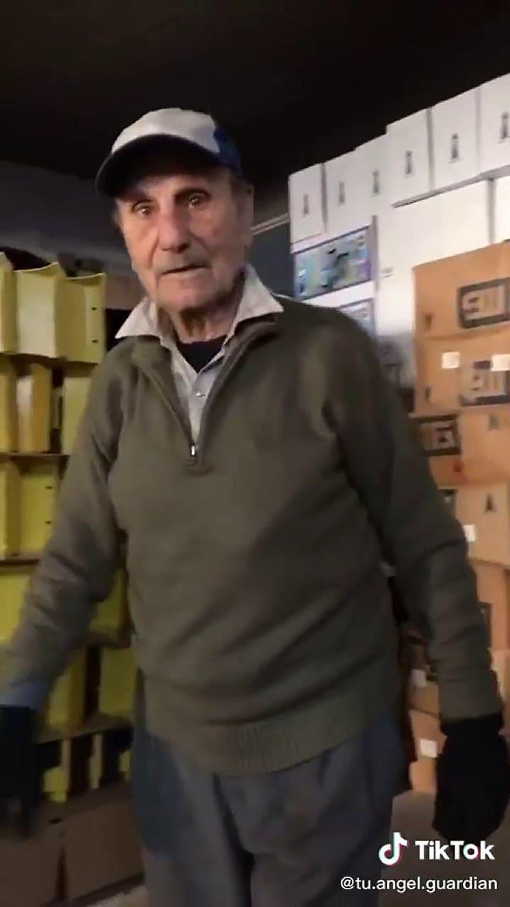 Ángel Julio da clases de boxeo en Tiktok