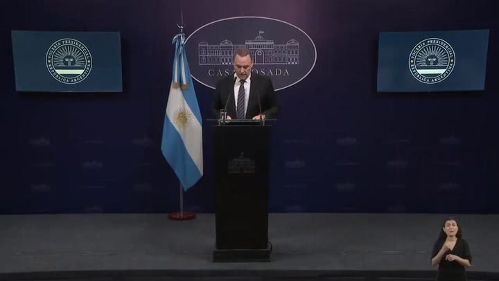 Conferencia del vocero presidencial Manuel Adorni